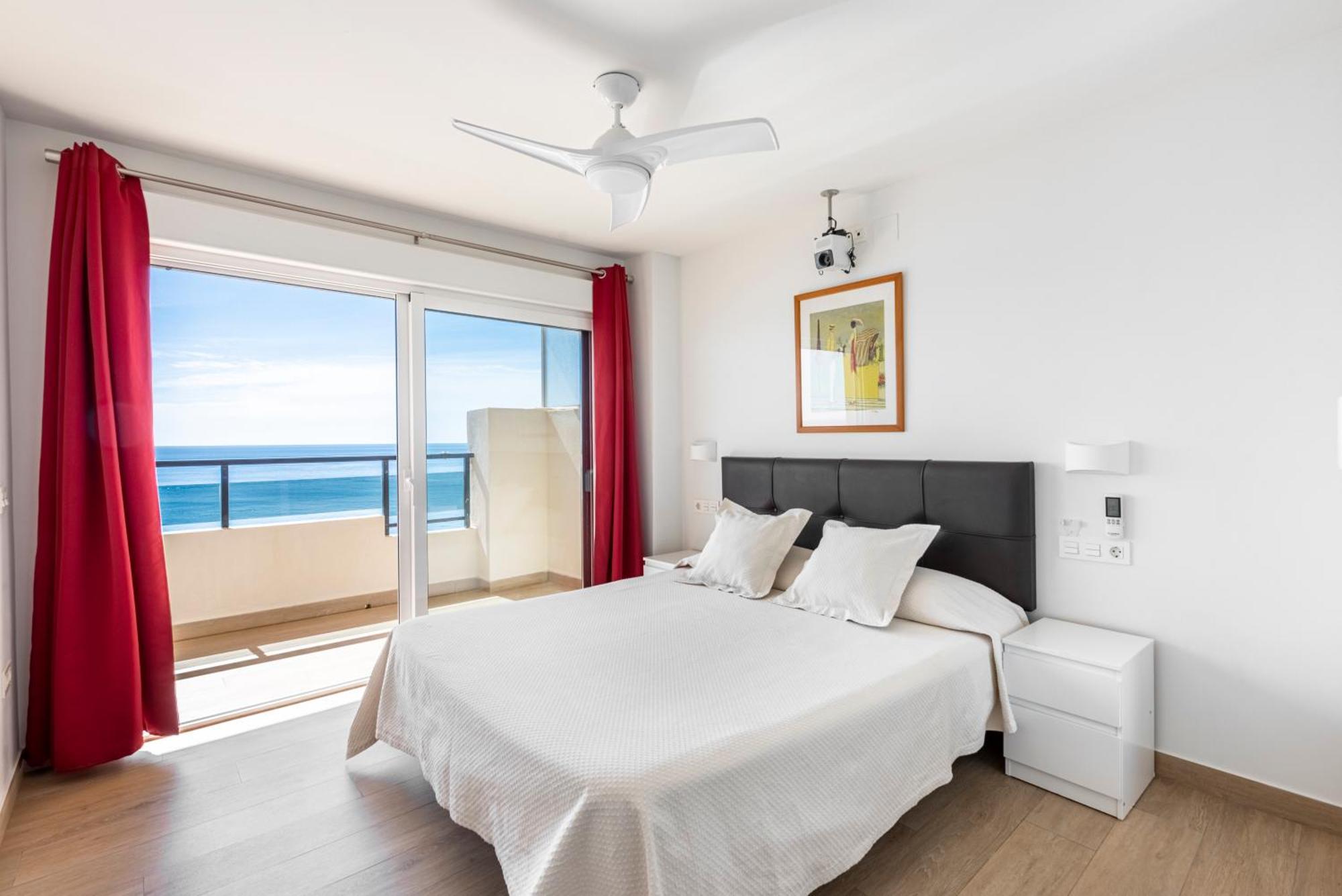 Beachfront -- New Luxury Apartment -- 1ª Linea Playa -- Fuengirola City Center -- Private Parking -- Panoramic Sea Views -- Extérieur photo