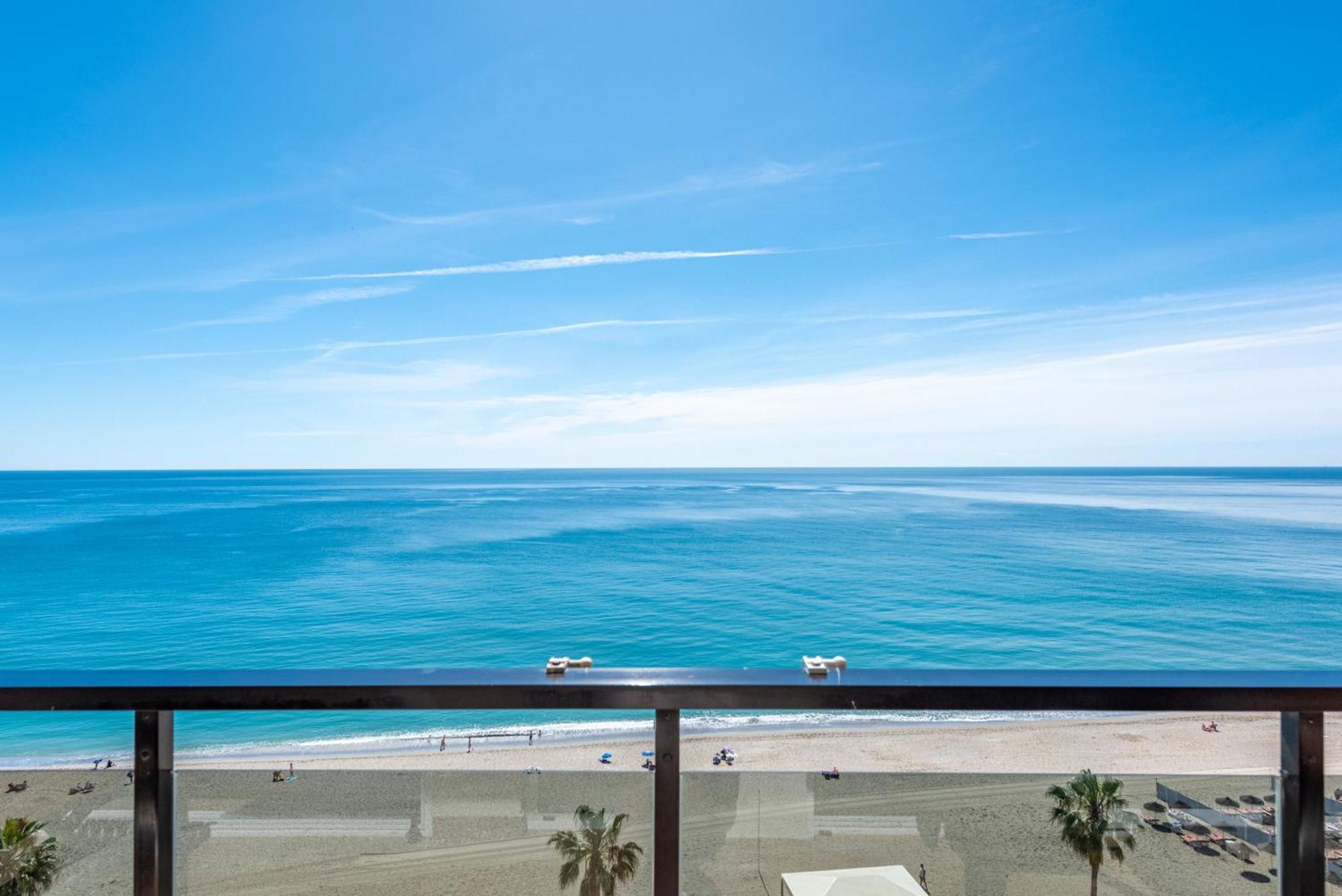 Beachfront -- New Luxury Apartment -- 1ª Linea Playa -- Fuengirola City Center -- Private Parking -- Panoramic Sea Views -- Extérieur photo